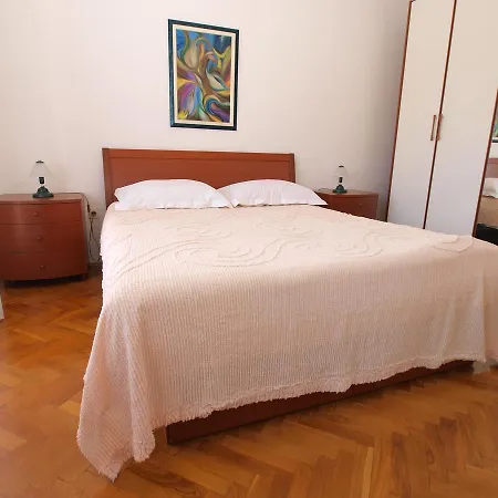 Valter 613 アパート